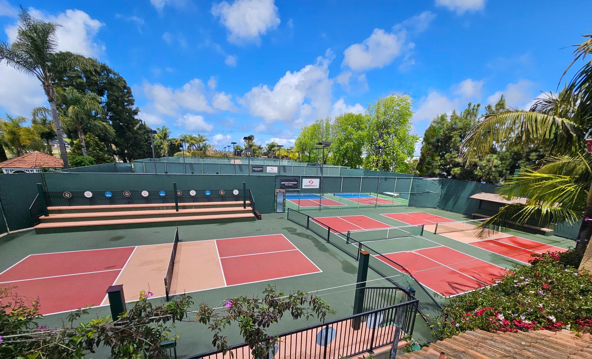 South End Racquet & Health Club padel courts